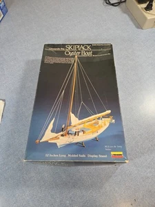Lindberg Hobbies 12" L Skipjack Oyster Boat Plastic Model Construction Kit 1989 - Picture 1 of 16