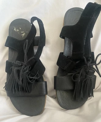 UGG Maryssa Sandalias Gladiador Gamuza Cuero Borla Corbata Negro Mujer’s 8 Foto 1 de 4