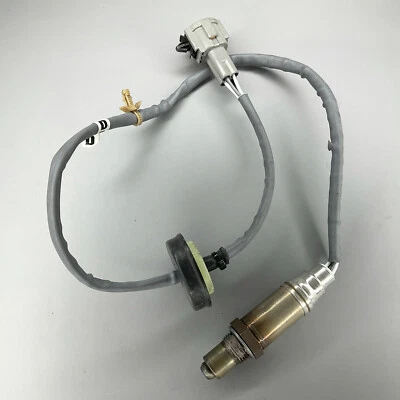 For 1998-2004 Nissan Frontier 2.4L 15975 OE GENUINE Lambda Oxygen Sensor - Image 1 of 4