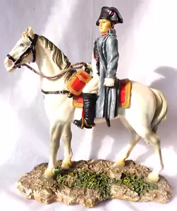 Miniature Statuette EN RESINE - NAPOLEON SUR SON CHEVAL 30 cm de H N° 57190 NEUF - Foto 1 di 4