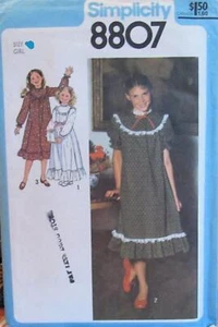 Vestido y maxi vestido vintage años 70 Simplicity 8807 niñas talla 7 y 8 patrón tipo pistola - Imagen 1 de 2