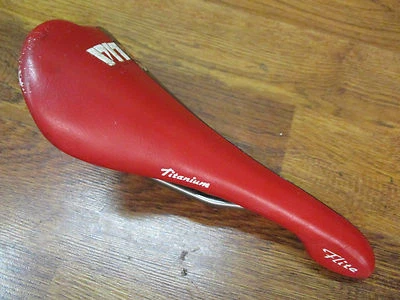 VINTAGESELLE ITALIA FLITE TITANIUM TI RAILLED RED & BLACK RACING SADDLE - Image 1 of 4