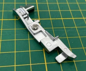 Blindstitch Foot 550623 Singer 14CG744/754, 14SH654/744/754; Pfaff/Viking etc - Bild 1 von 3