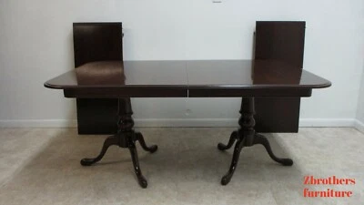 Mesa de banquete de comedor con doble pedestal Ethan Allen Georgian Court Foto 1 de 4