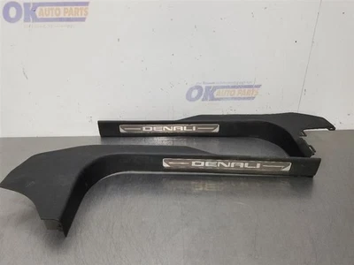 17 2017 GMC CANYON DENALI INTERIOR SCUFF PLATE SET  - Imagem 1 de 4