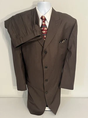 FUBU Espresso Marrón Espiga 2 Piezas Traje Hombre Grande Hombre Talla 48r Pantalones 42x25 Foto 1 de 4