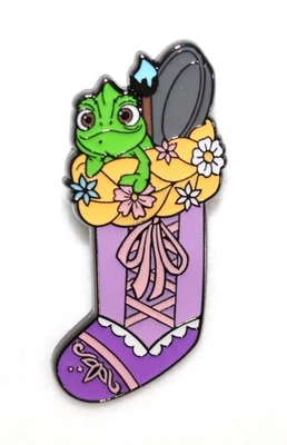 Prendedor de Medias Princesa Loungefly Disney Caja Ciega Rapunzel Pascal Foto 1 de 3