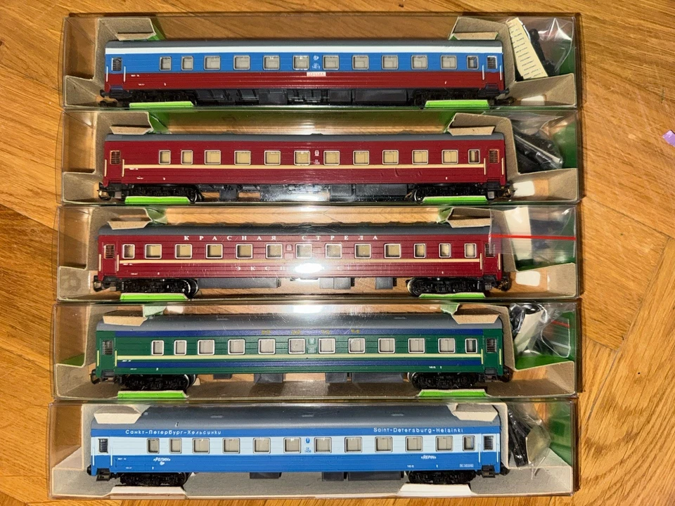 TT Modell - Modelleisenbahn Spur TT 5 Versch Weitstreckenwagen Im Konvolut Ovp - Bild 1 von 1