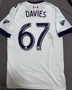Alphonso Davies MLS Vancouver Whitecaps FC Trikot 67 Autogramm - Bild 1 von 10