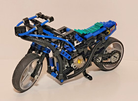 Lego 8430 Technic Mag Wheel Master/Chopper Bike. 100% Complete w/ Manual Retired