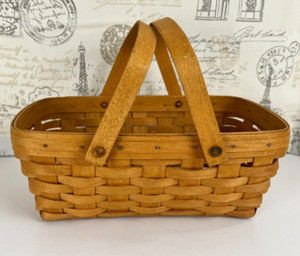 Longaberger 1994 Medium Chore Basket. 11 1/2 x 8 1/2 x 5 Inches deep