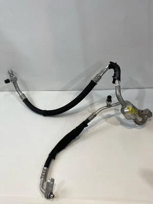 Manguera de succión de descarga de aire acondicionado 2,5 L Chevy Colorado 2017-2020 84069777 OEM Foto 1 de 4