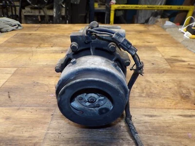 Bomba compresora aire acondicionado MITS MIRAGE CHRYS COLT 1989-1990 1,5 L  Foto 1 de 4