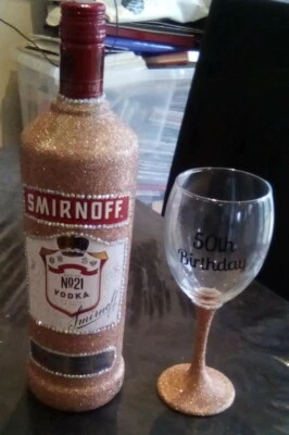 Gafas y botellas personalizadas Foto 1 de 4