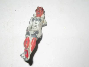 OLDER METAL FIGURE - WOMAN IN WHITE- SITTING - POOR - 2 1/2"  TALL- M25 - Picture 1 of 1