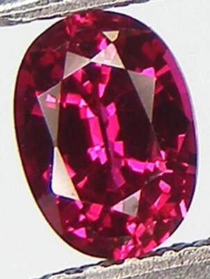 1.01CT. EXCELLENT CUT OVAL 7x5 MM. PIGEON BLOOD RED RUBY LAB CORUNDUM - Image 1 of 3