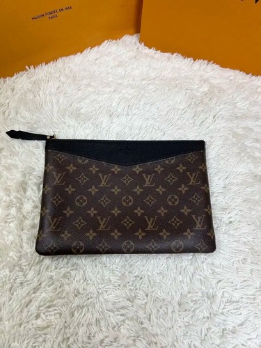Pochette Louis Vuitton Daily Pouch complète avec accessoires du Japon