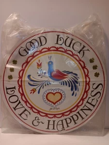  Insegna Esagonale Zook Fortuna Amore e Felicità, Nuova In Plastica Vintage, Diametro 15"  - Foto 1 di 4