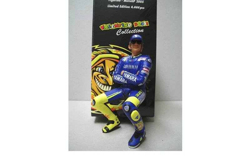 MINICHAMPS PMA 312059046 FIGURINE PILOTINO 2005 MOTO GP GALOISES ROSSI 1/12 - Immagine 1 di 1