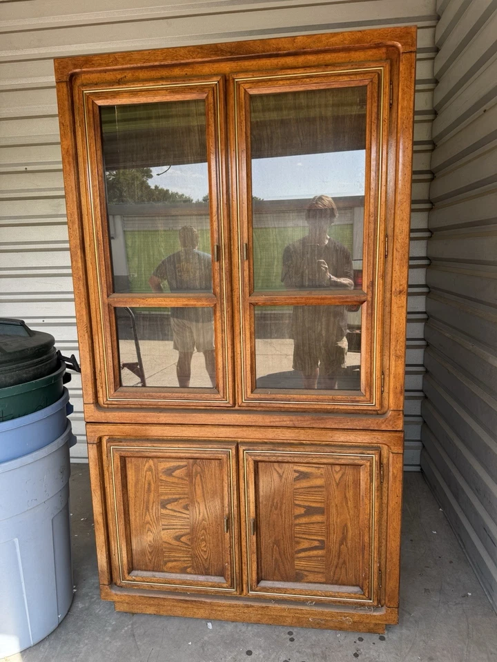 Китайский шкаф, 2 шт., верхние стеклянные двери, полки, нижний серебряный ящик, полка - Изображение 1 из 3