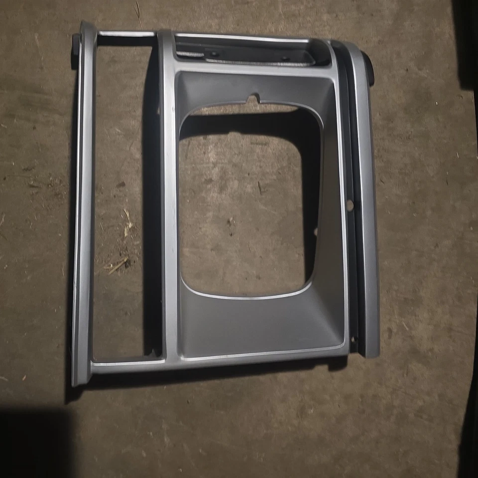 RH Bezel Headlight  Dodge Grand Caravan Chrysler Town Country 1987-1990 - Image 1 of 4