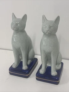 2 gatos de cerámica verde pálido Takahashi vintage agrietados estilo Staffordshire Japón - Imagen 1 de 10