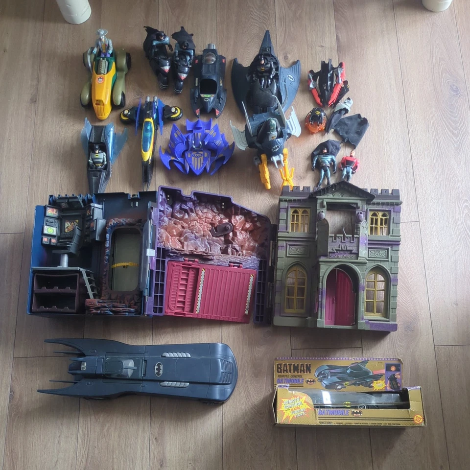 1995 Kenner Batman Wayne Manor Batcave  playset & Figures & Cars etc Bundle  - Image 1 of 4
