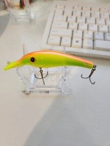 VINTAGE LINDY 4'' LONG CRANKBAIT FISHING LURE - Picture 1 of 7