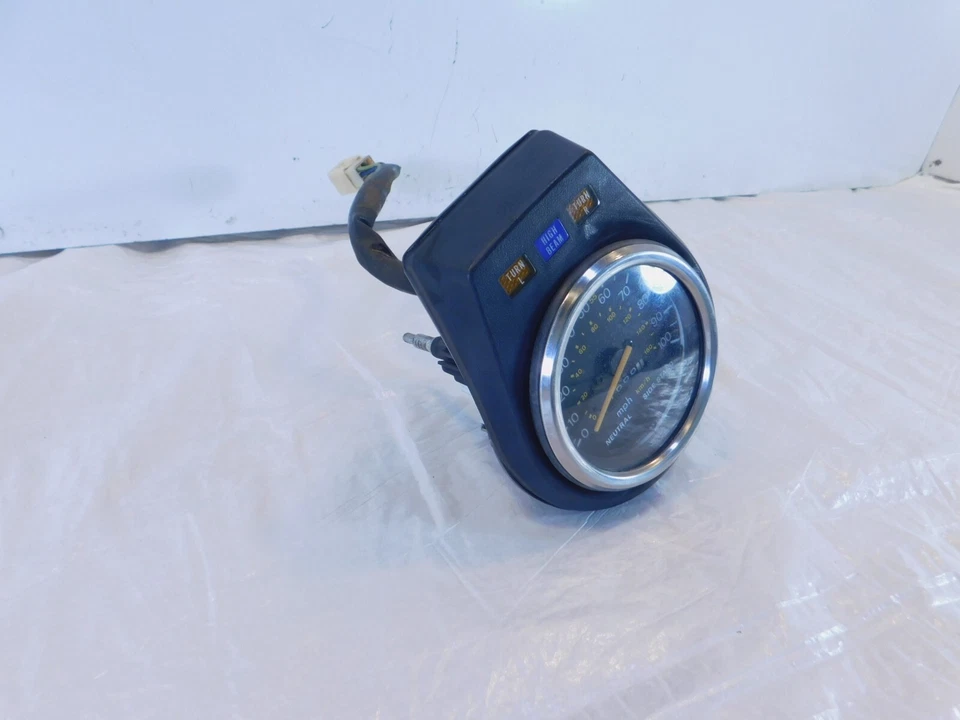 Suzuki Savage 650 LS650 1986 y 1987 velocímetro medidor de velocidad y capó de ajuste Foto 1 de 4