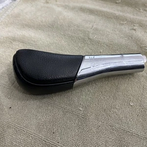 13-17 NISSAN PATHFINDER A / T SHIFTER LEVER KNOB GEAR SHIFT HANDLE OEM - Picture 1 of 3