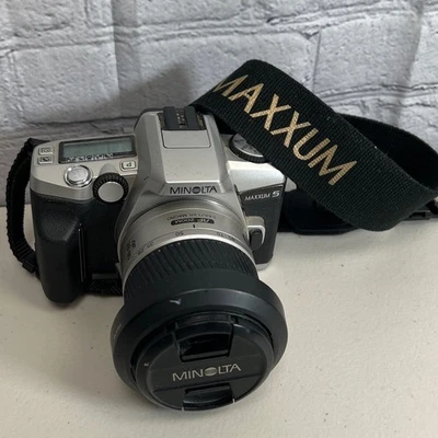 Vintage Minolta Maxxum 5 SLR 35mm Film Camera AF 28-80 Zoom Lens - Image 1 of 4
