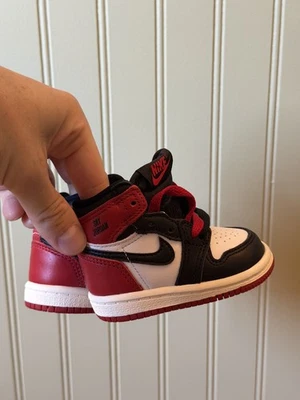 Botín de cuna Baby Sky Jordan talla 3C en negro/rojo/blanco Foto 1 de 4