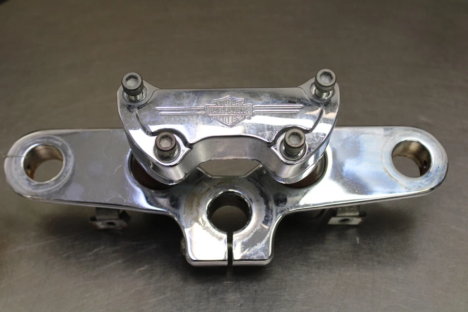 00-06 HARLEY SOFTAIL FAT BOY FLSTF EFI FORKS UPPER TRIPLE TREE CLAMP RISER  Foto 1 de 4