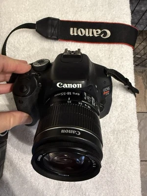 Cámara digital Canon EOS Rebel T3i SLR negra DS126311 con lente EFS 18-55 mm Foto 1 de 4