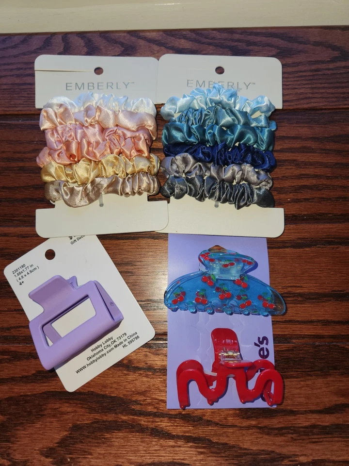 Lote de 15 Accesorios para el Cabello Satinado Scrunchies, Clip de Garra Nuevo con Etiquetas Multicolor $30+ Foto 1 de 4