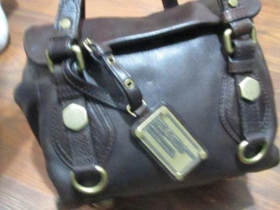 PRECIOSO MONEDERO VINTAGE MARC BY MARC JACOBS CUERO LATÓN HERRAJES Foto 1 de 4