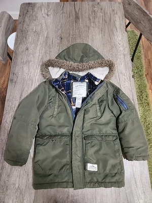 Blue Carters Winter Coat With Fur Around Hood Boys Size 7/8 - Image 1 of 2