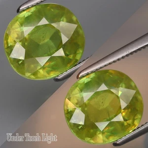 4.19Ct.Wonderful! Natural Green Sphene (Rainbow Spark Under Sun Light) - Picture 1 of 4