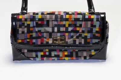 Bolso de Hombro CHANEL Paris CC Negro Charol Terciopelo Mademoiselle Bloqueo Solapa Foto 1 de 4