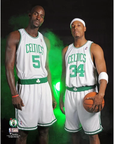 Kevin Garnett Boston Celtics Unsigned 08 Media Day Portrait w/Paul Pierce Photo Cover