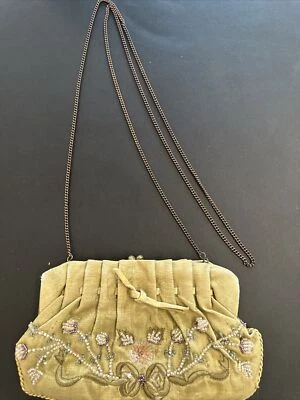 ВИНТАЖНЫЙ ЗЕЛЕНЫЙ ШЕЛК ВЫШИТЫЙ ЦВЕТОК С РЕМНЕМ ЧЕРЕЗ ПЛЕЧО СУМОЧКА СДЕЛАНО В ИНДИИ - Изображение 1 из 4