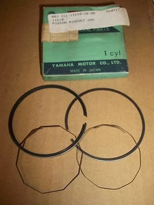 JUEGO DE ANILLOS O/S YAMAHA DT2 DT3 DT250 NOS OEM PISTÓN 311-11610-30-00 - Imagen 1 de 5