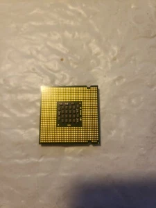 Intel Pentium 4 P4 3.00GHz CPU - SL7Z9 - Socket 775 - 2MB Cache - 800MHz Bus - Picture 1 of 2