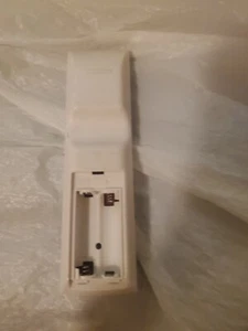 FastShipping🇺🇸 Benq DLP Projector Remote Control No Back Cover Plate - Picture 1 of 2