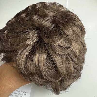 Peluca corta rizada Paula Young estilo París 10B modacrílico pequeña gorra marrón claro Foto 1 de 4