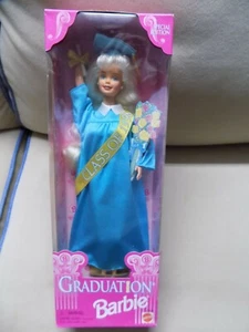1998 Graduation Barbie - Picture 1 of 6