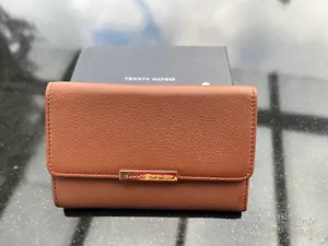 TOMMY HILFIGER - Portemonnaie Portmonee Brieftasche Geldbörse Wallet braun / NEU - Bild 1 von 8