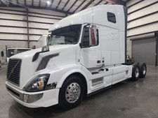 New Listing2018 Volvo Vnl670 Raised Roof Double Bunk Automatic Volvo Turbo Diesel Engine