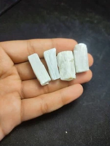 Selenite Raw Pencils 25-35cts, Natural White Crystal - Picture 1 of 7