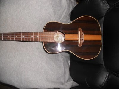 Concert size Ukulele - Image 1 of 4